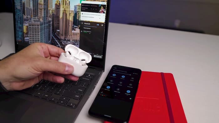 Can You Connect Airpods To A Chromebook How To Connect It