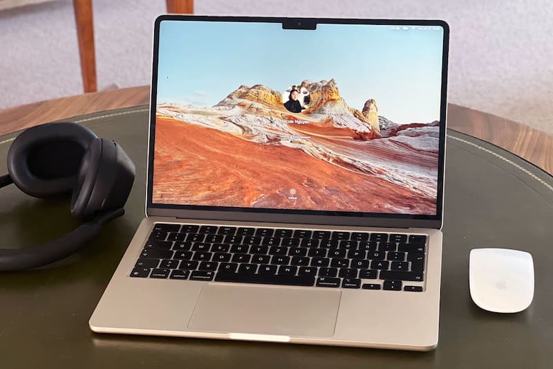 Review On MacBook Air M1 & M2 In 2022